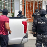La Policía Nacional ejecutó un operativo para detener al alcalde de Machala, Darío Macas, quien es investigado por presunto enriquecimiento ilícito. /Cortesía