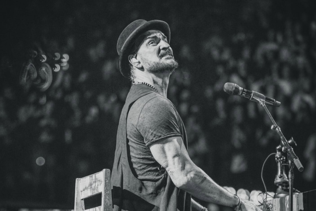 El cantautor guatemalteco Ricardo Arjona vuelve a Ecuador, esta vez con su gira internacional ‘Lo que el seco no dijo’. /Cortesía