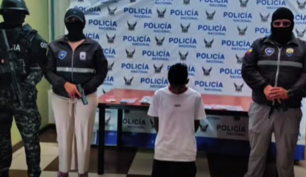 Un presunto microtraficante fue detenido en Miraflores, en Cuenca. /Cortesía