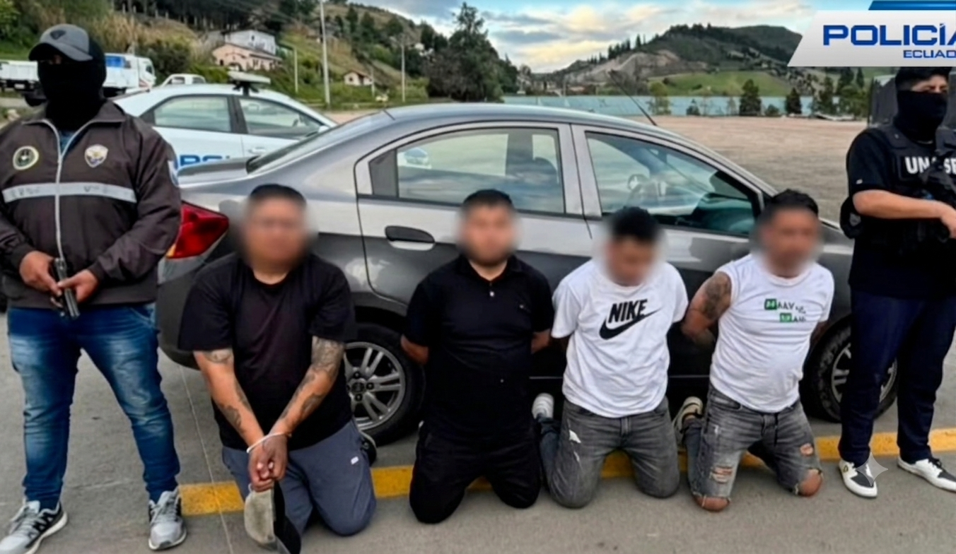 Cuatro sujetos fueron detenidos en Tarqui por la Policía Nacional por un caso de extorsión. Foto: cortesía de la Policía Nacional