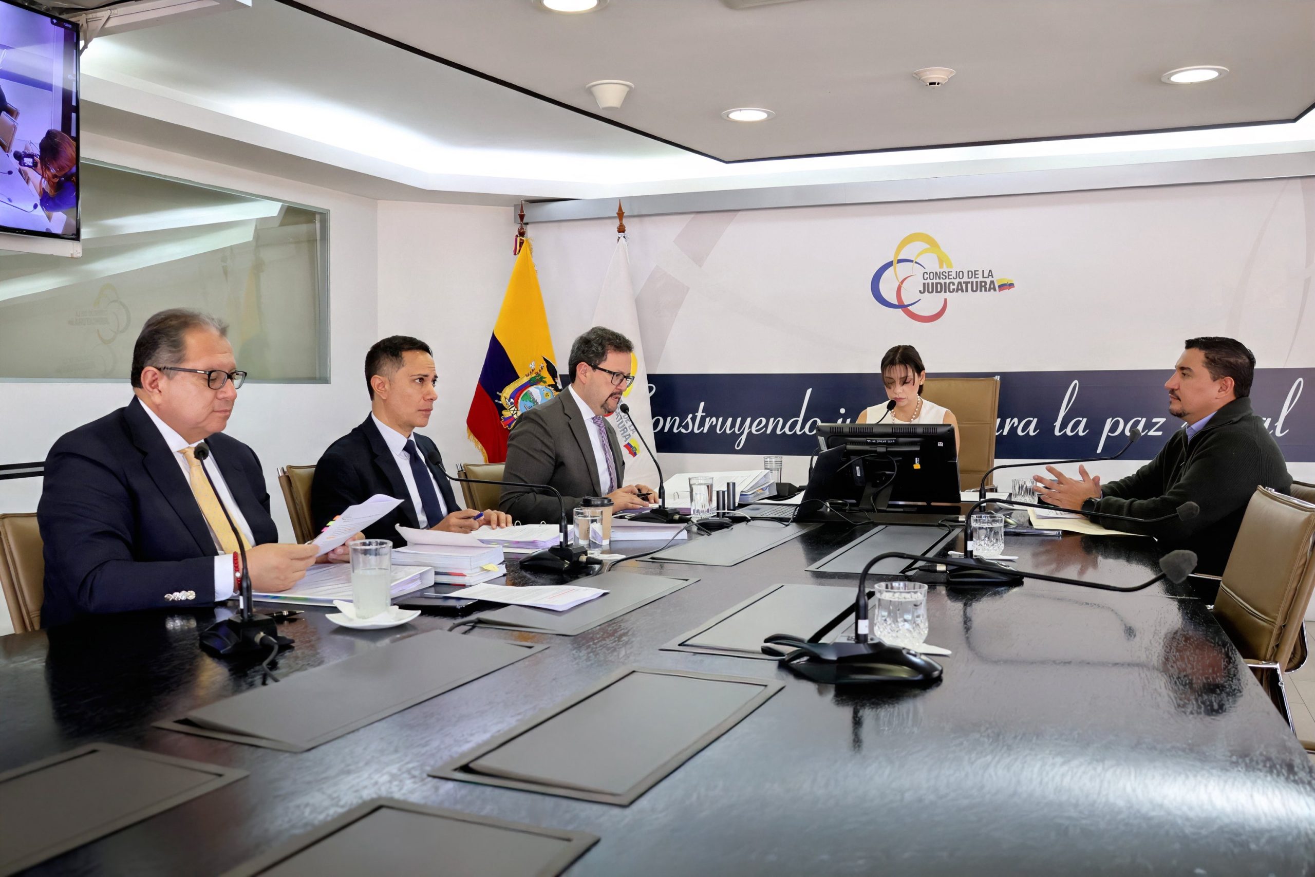 El Pleno de la Judicatura ratificó la suspensión contra la secretaria de la unidad Judicial de Tránsito de Cuenca. /Cortesía