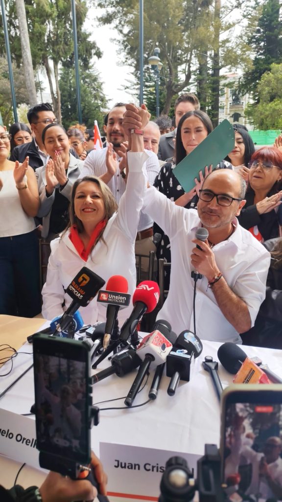 Consuelo Orellana buscará la Prefectura del Azuay, mientras que, Juan Cristóbal Lloret la Alcaldía de Cuenca. Foto: El Mercurio