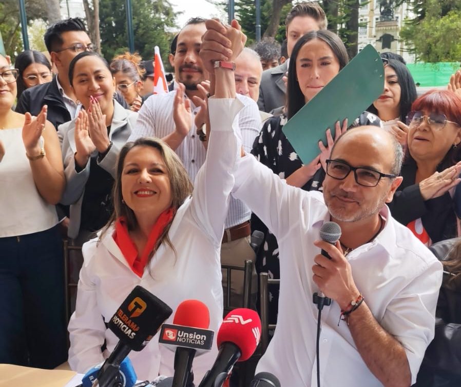 Consuelo Orellana buscará la Prefectura del Azuay, mientras que, Juan Cristóbal Lloret la Alcaldía de Cuenca. Foto: El Mercurio