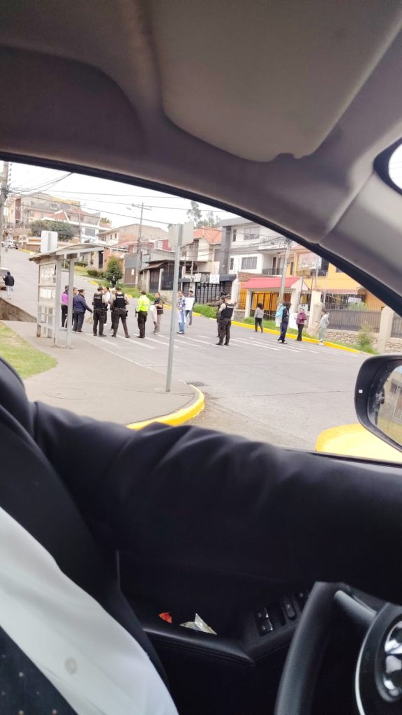 Moradores taparon la vía a Miraflores
