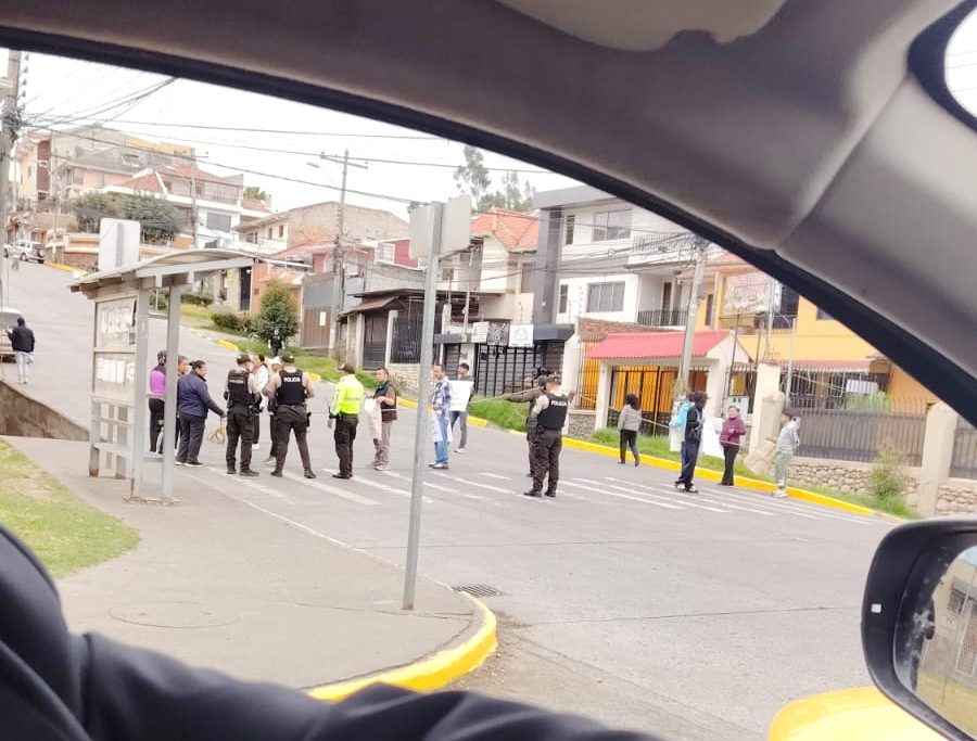 Moradores taparon la vía a Miraflores