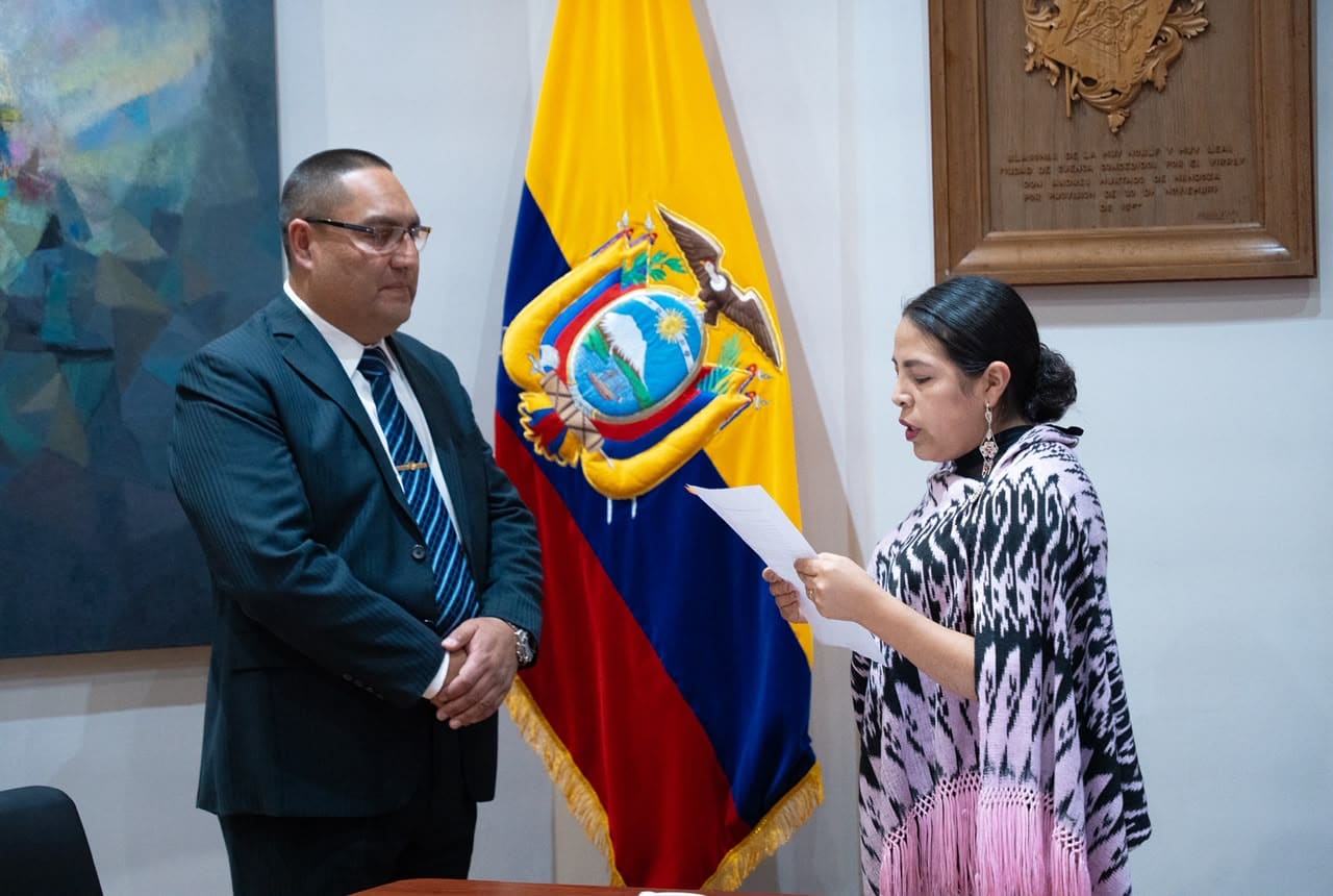 Este 16 de julio fue posesionado Edison Moscoso como el nuevo gerente de la EMOV EP. Foto: Alcaldía