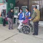 Pantallas digitales para sacar los turnos.