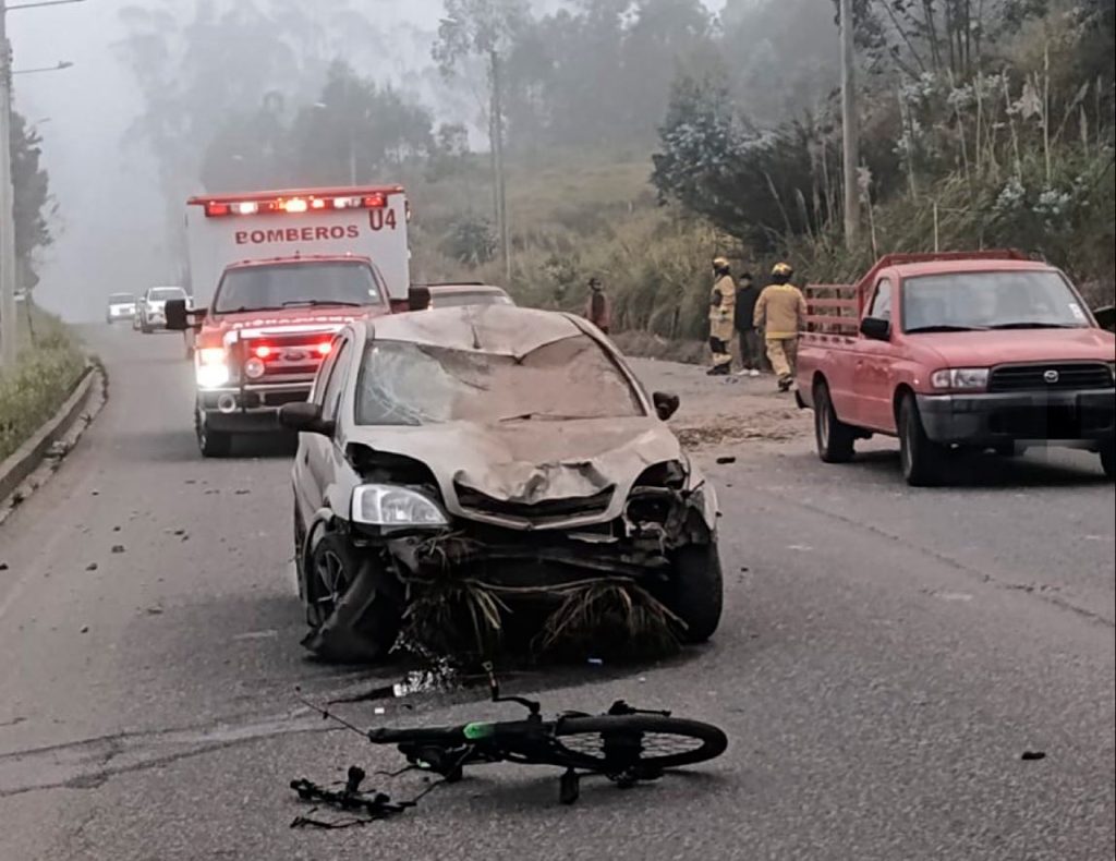 En el accidente estuvieron involucrados un vehículo y una bicicleta. Foto: ECU911