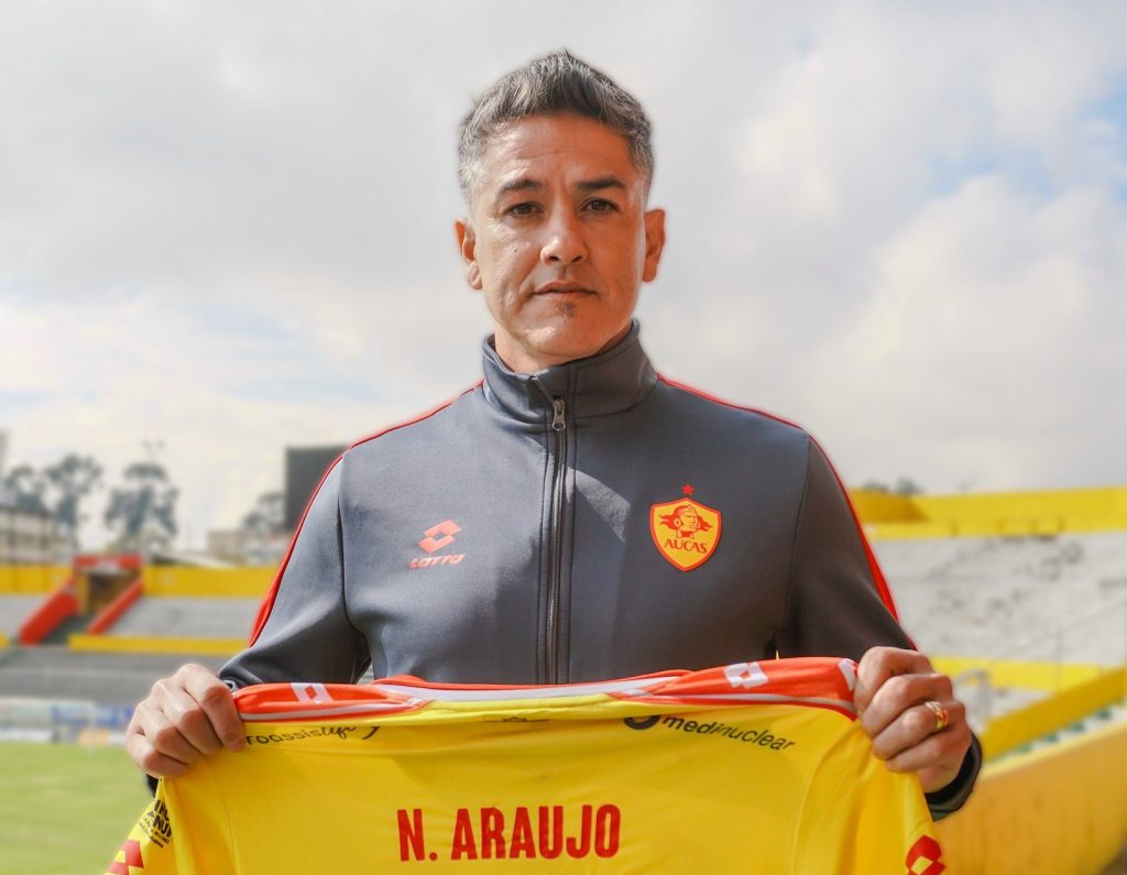 Norberto Araujo anuncia su salida del Aucas. Foto: Aucas