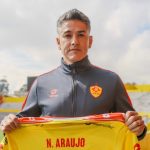 Norberto Araujo volvió a entrenar al Aucas. Foto: Aucas