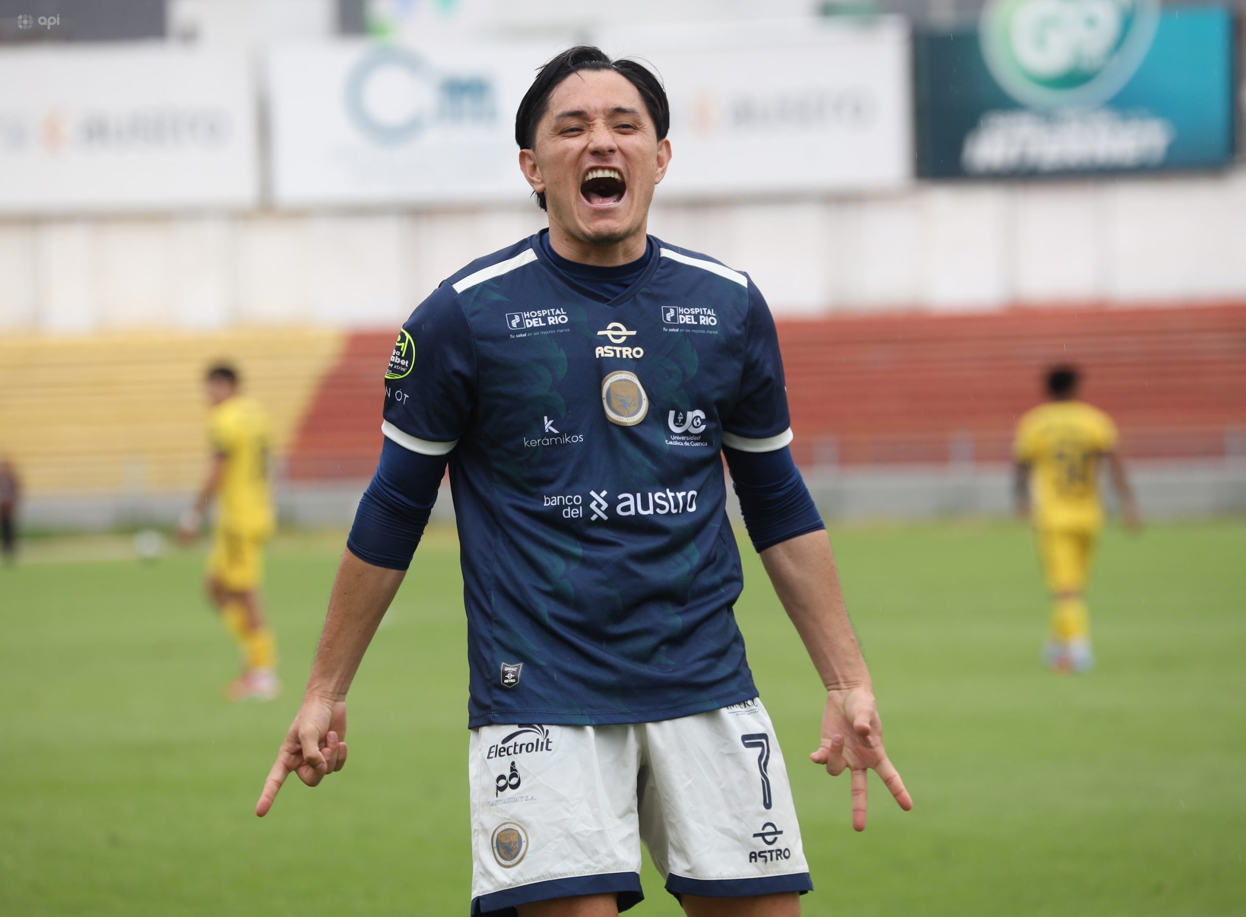 Zambrano celebra gol de Cuenca Juniors. Foto: API