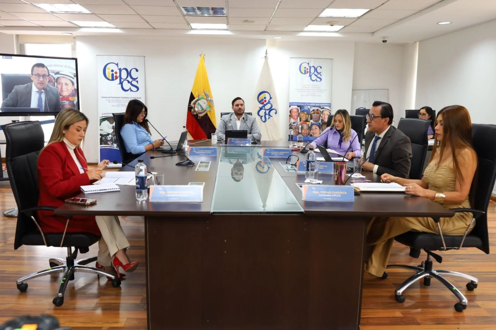 El Cpccs podrá seguir eligiendo autoridades de control. Foto: archivo