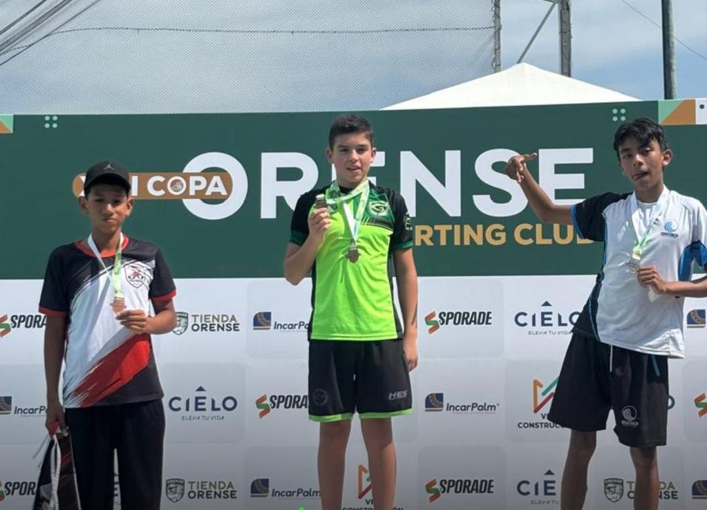 Josué Enderica en el primer puesto del podio. Foto: Cortesía