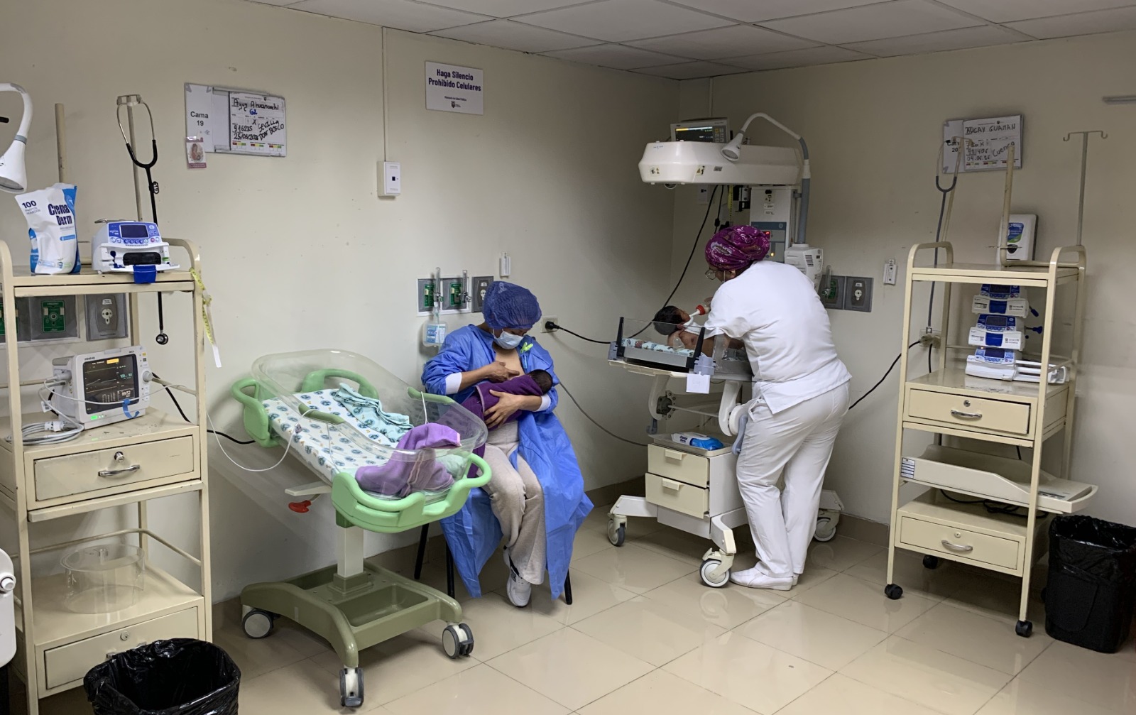 Los gemelos shuar fueron atendidos en el Hospital Vicente Corral Moscoso. /Cortesía