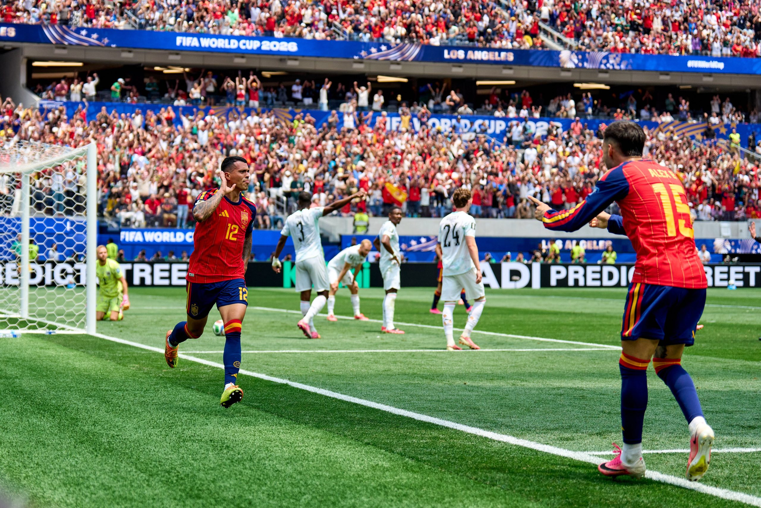 Jugadores de España celebran gol del triunfo. Foto: España