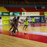 Jugadores de Ucubamba se alistan para nueva fecha. Foto: El Mercurio