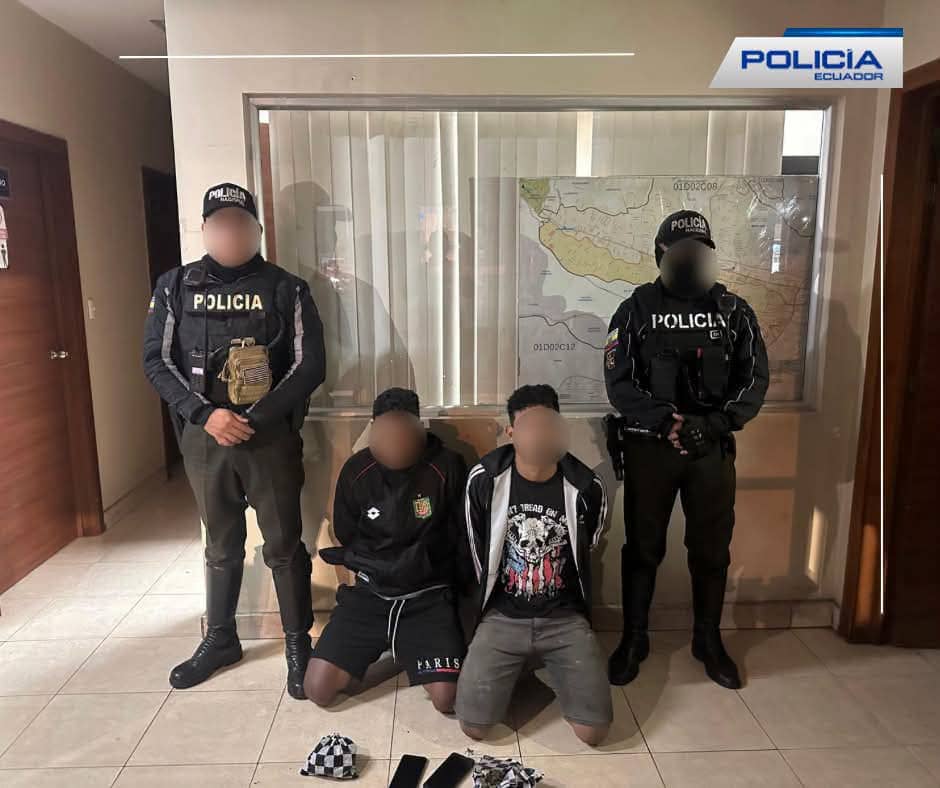 Dos hombres de Venezuela fueron detenidos por la Policía Nacional en Cuenca. Foto: PN