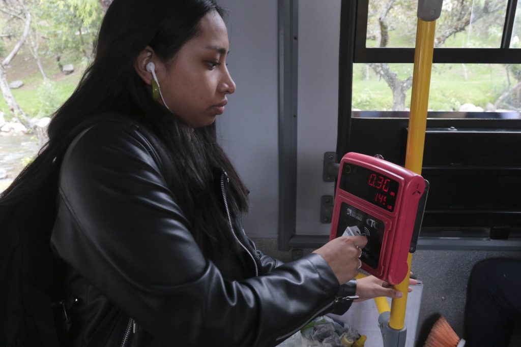 Los usuarios de buses urbanos deben personalizar sus tarjetas hasta el 15 de agosto. /XCA