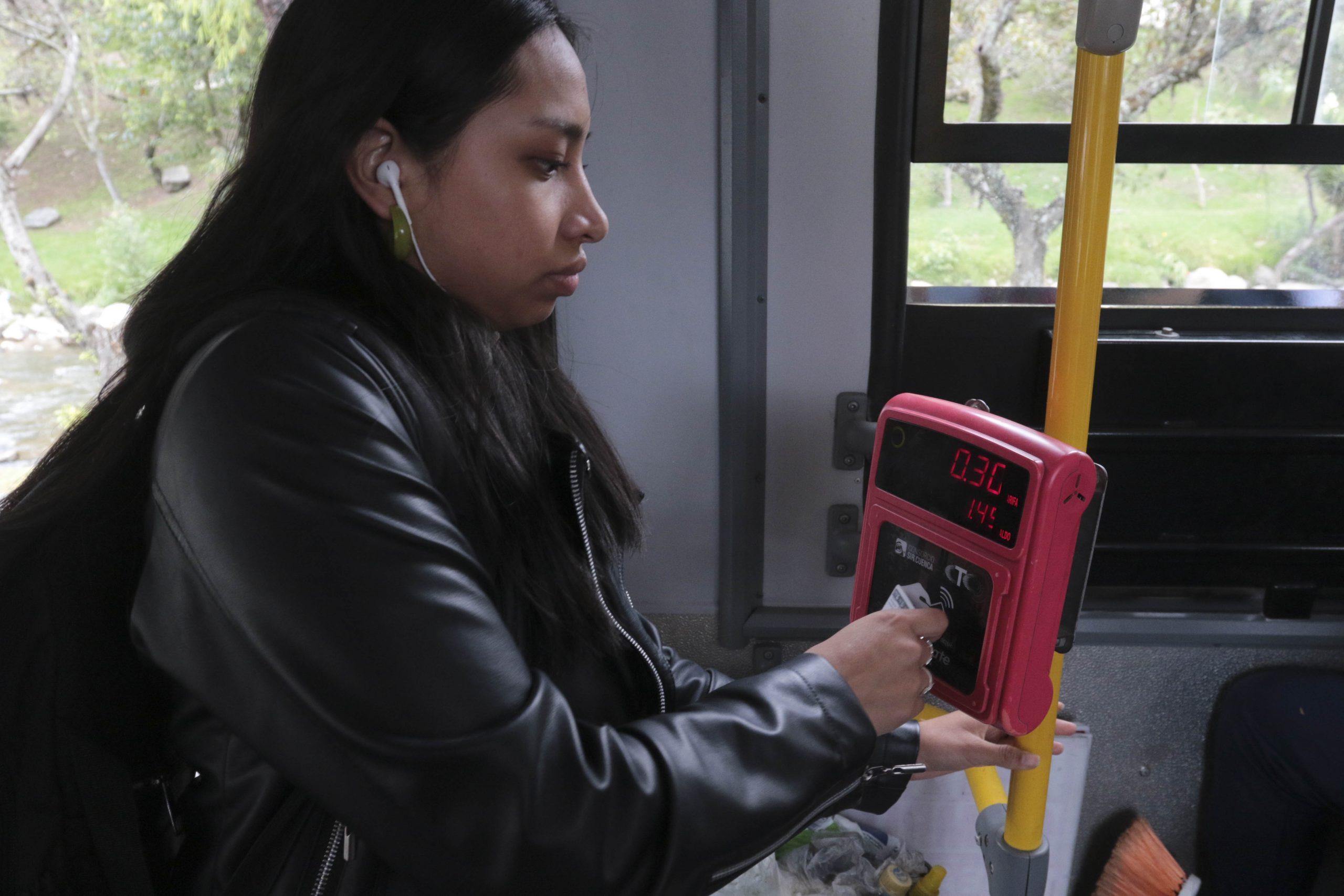Los usuarios de buses urbanos deben personalizar sus tarjetas hasta el 15 de agosto. /XCA