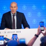 Zinedine Zidane en rueda de prensa como nuevo DT de Francia. Foto: AFP