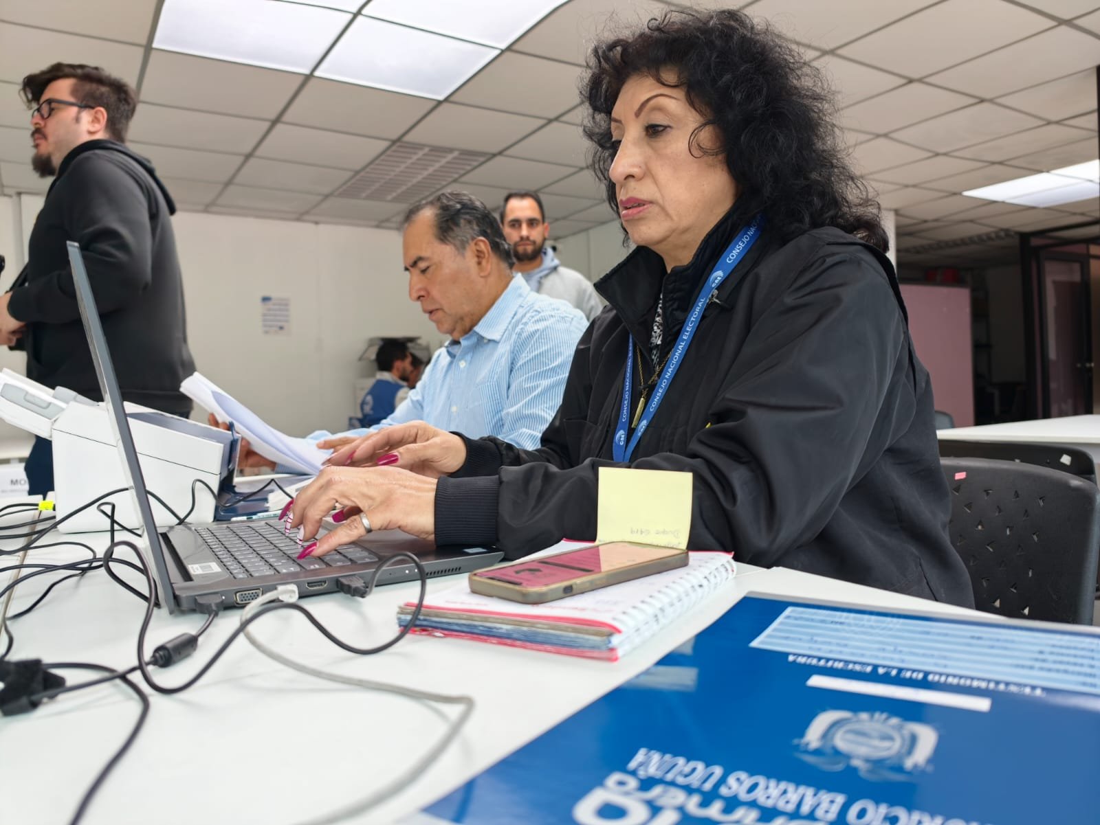 El CNE tiene mesas para guiar a las organizaciones políticas para la inscripción de candidatos.