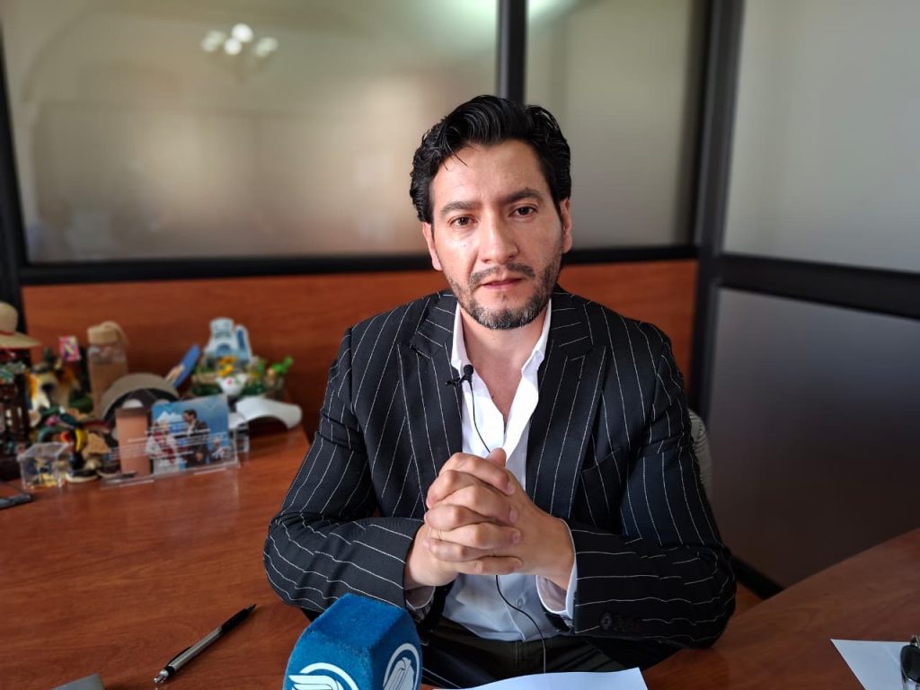 Manuel Alvarado, concejal de Cuenca, presentó su renuncia para participar en las elecciones.