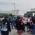Familiares de la niña y el joven recibieron sus restos mortales en el aeropuerto de Guayaquil. /Cortesía