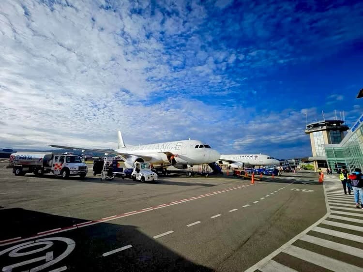 El jueves, 18 de agosto de 2026, se ha convocado a una reunión para tratar sobre la posibilidad de abrir la frecuencia aérea Cuenca – Chiclayo. /Cortesía
