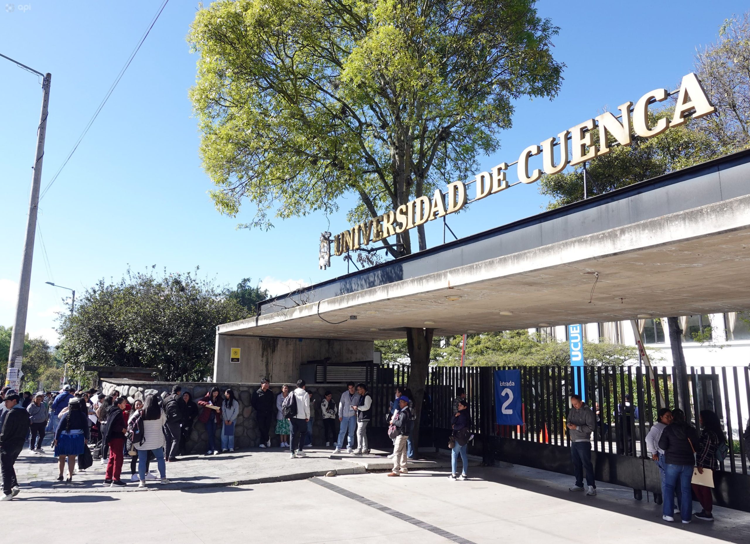 La Universidad de Cuenca convocó a los aspirantes a postular en una de las carreras. Foto: API