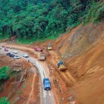 El MIT ejecuta obras para la rehabilitación de la vía Cuenca – Molleturo – El Empalme. /Cortesía