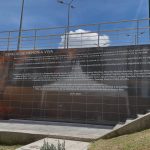 El mural en memoria de los fallecidos en circunstancias aún no esclarecidas se develó en el parque El Arco de Cuenca. /Cortesía