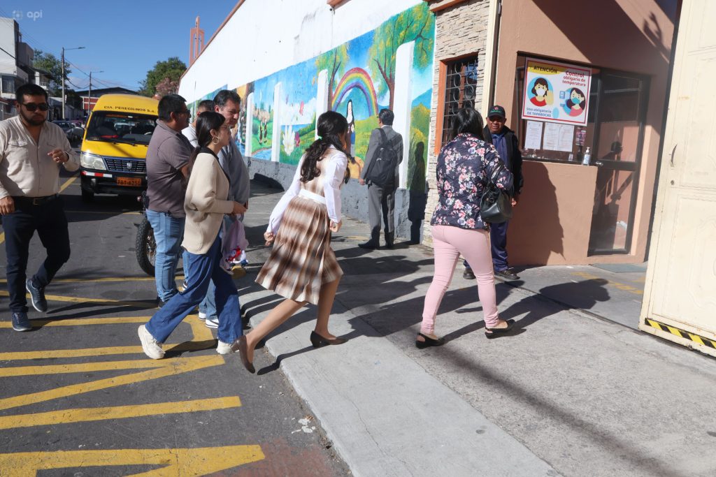 Los estudiantes regresarán de manera escalonada a las aulas desde el próximo 1 de septiembre. Foto: API