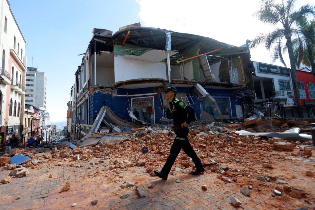 Así quedó una infraestructura de Manizales tras el terremoto en Colombia. Foto: AFP