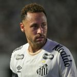 Neymar, jugador del Santos de Brasil, jugó contra Macará en el partido de ida de la Copa Sudamericana. Foto: AFP