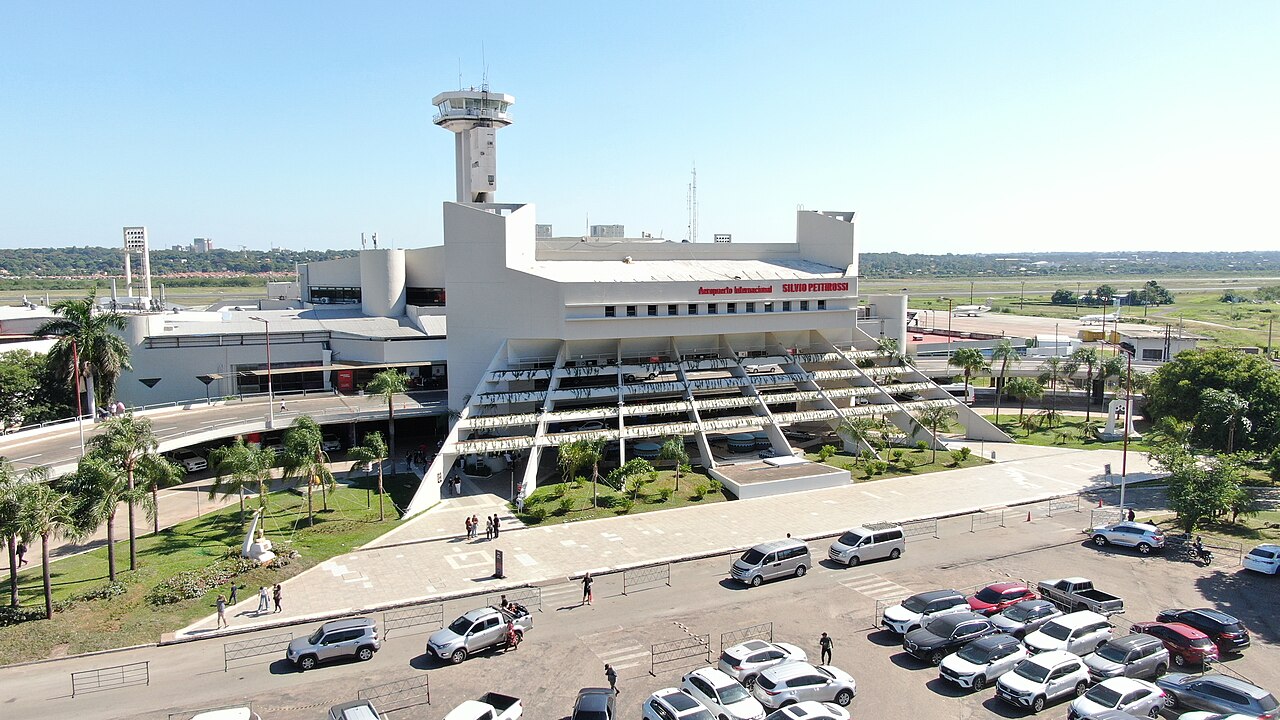Los ecuatorianos llegaron deportados desde Estados Unidos a Paraguay.