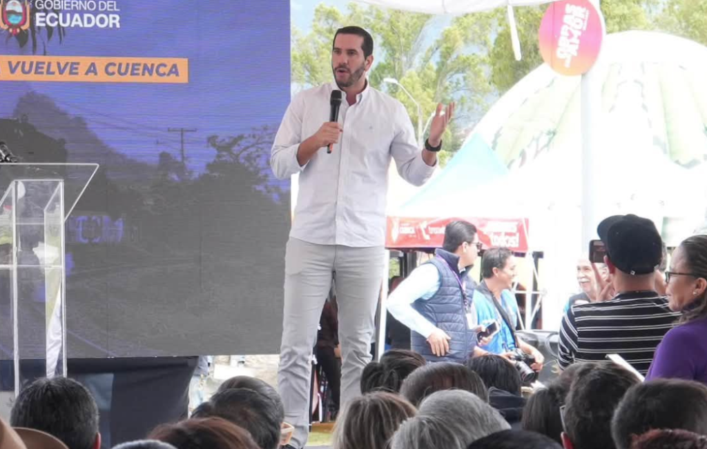 Roberto Luque, ministro de Infraestructura y Transporte anunció que el nuevo acceso sur a Cuenca costaría entre 35 y 45’000.000 de dólares. /Cortesía