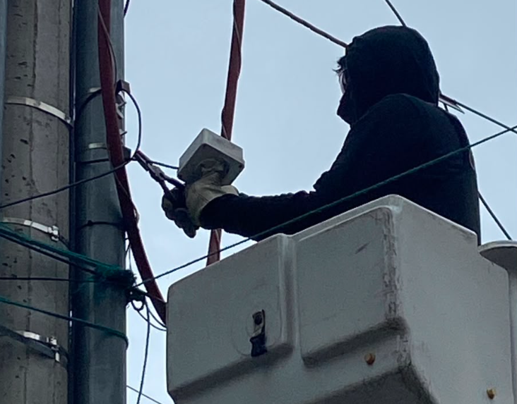 Personal policial y militar ejecutó los controles de retiro de cámaras en distintos sectores de Cuenca. /Cortesía