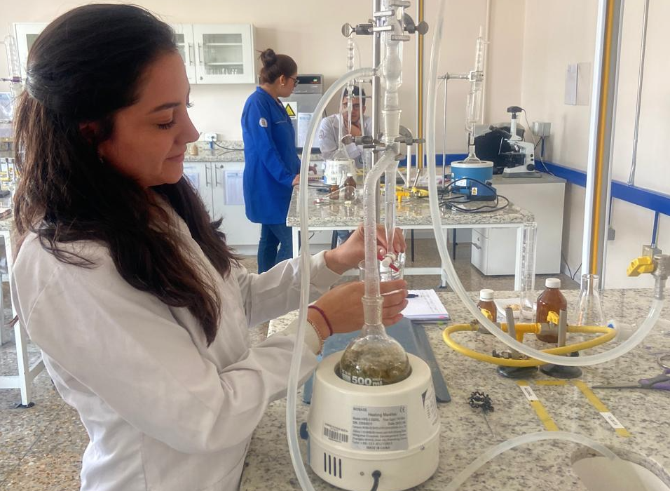 Geovanna Puma, joven cuencana, fue seleccionada para ser parte de un programa internacional espacial en Texas, Estados Unidos. /Cortesía