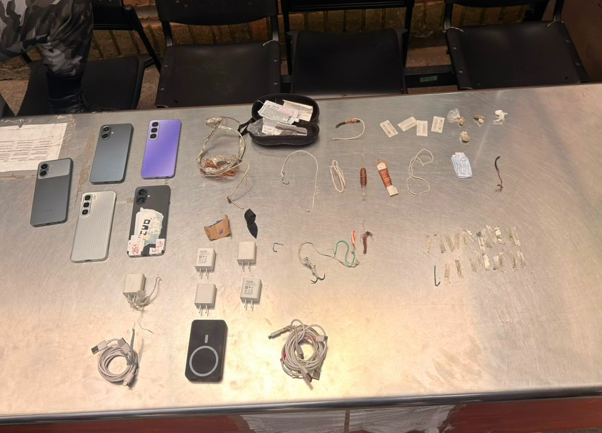 Durante los controles de las fuerzas de seguridad, ejecutados recientemente en el Centro de Privación de Libertad Azuay 1, únicamente se han encontrado teléfonos móviles. (I)