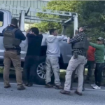 Un video quedó como evidencia de la detención de los ecuatorianos en Londonderry.