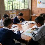 El próximo 1 de septiembre arrancarán las clases en la Sierra y la Amazonía. Foto referencial creada con IA