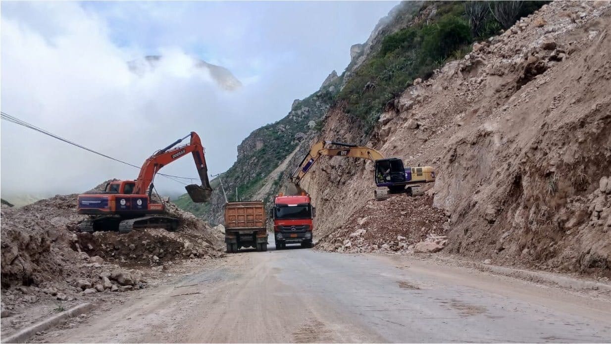 La vía Cuenca-Girón-Pasaje es una de las carreteras con más problemas del austro. Foto: MIT