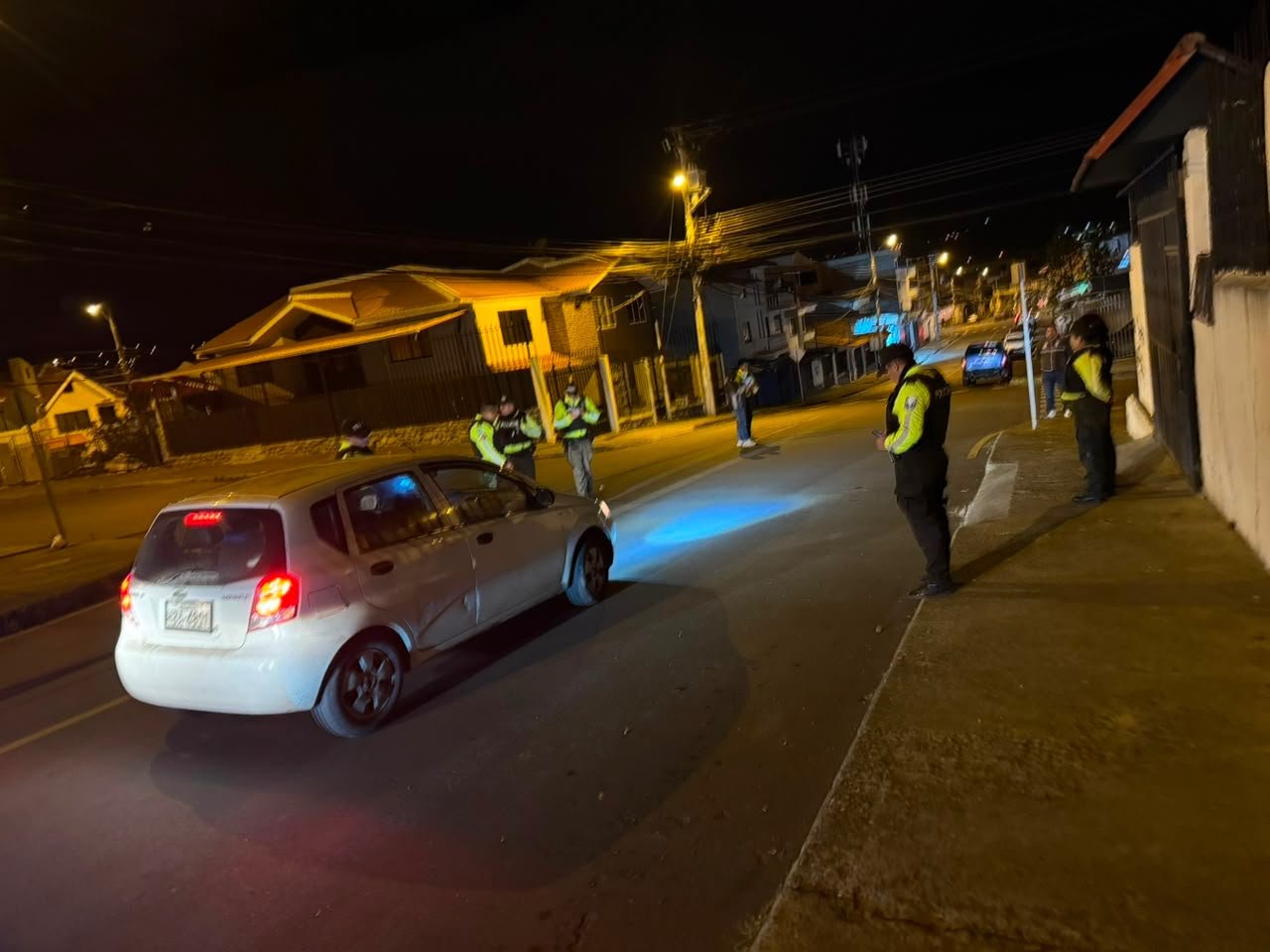Personal de la Policía Nacional ejecutó operativos en Cuenca. /Cortesía