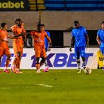 Jugadores de Libertad de Loja y Macará en su partido por la fecha 26. Foto: API