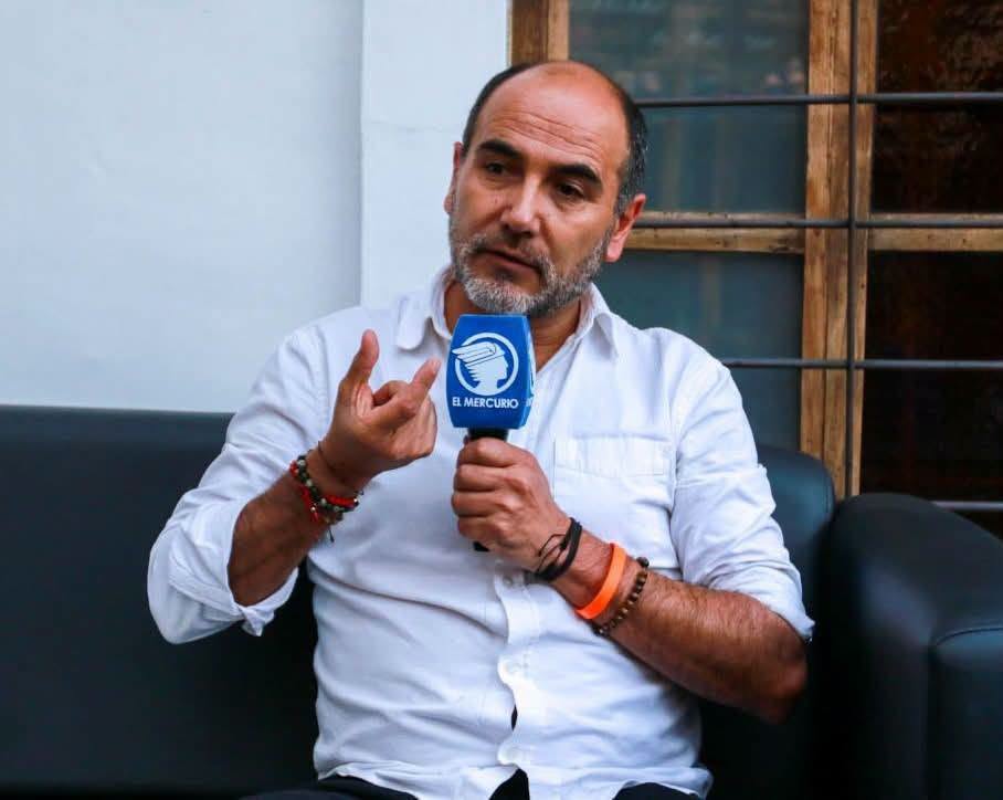 Juan Cristóbal Lloret presentó oficialmente su renuncia al cargo de prefecto de Azuay.