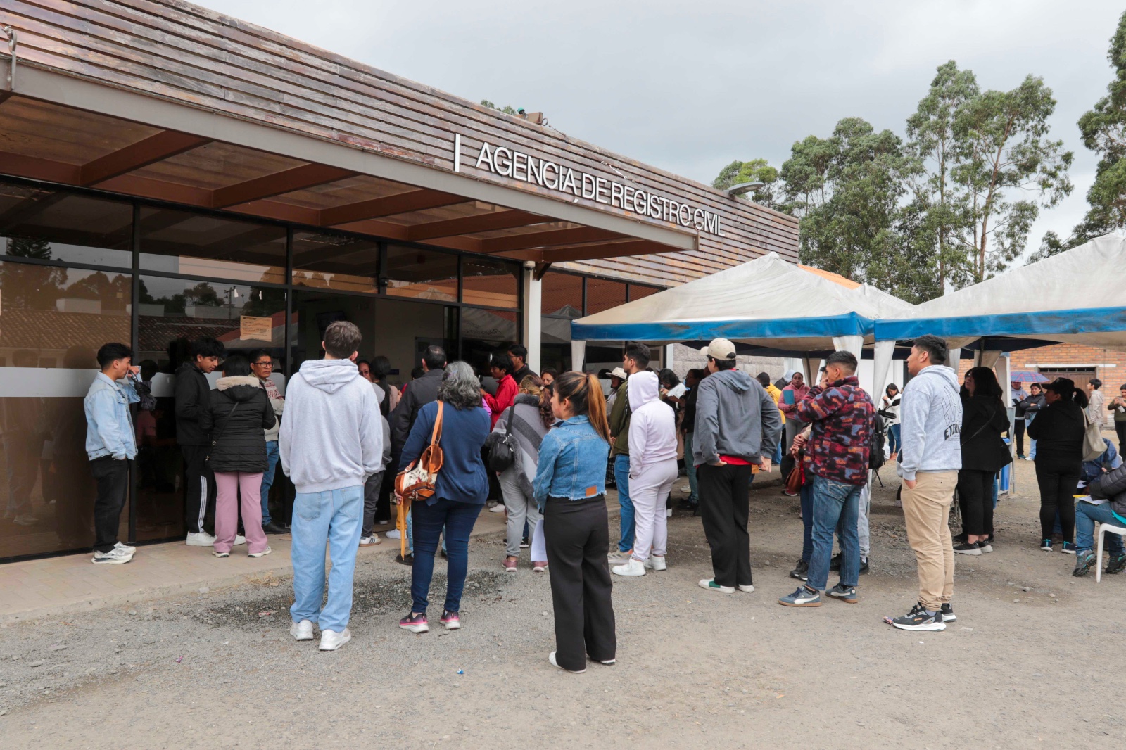 Por problemas tecnológicos están suspendidos los servicios en el Registro Civil. Foto: El Mercurio