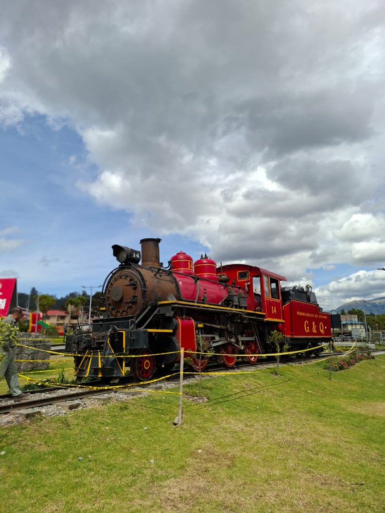 Esta es la locomotora 14, que se encuentra en el Parque del Ferrocarril, en Cuenca. Foto: El Mercurio