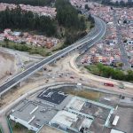 Vista aérea del primer paso elevado que tendrá Cuenca, y que se abrirá al tránsito este 1 de septiembre. Foto: MIT