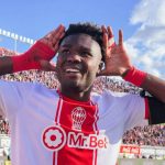 Jordy Caicedo celebra goles de Huracán. Foto: Huracán