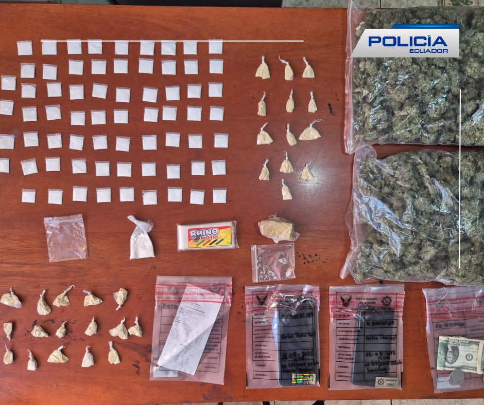La Policía Nacional realizó un operativo contra el almacenamiento y comercialización de droga en Paccha, Cuenca. Foto: Policía